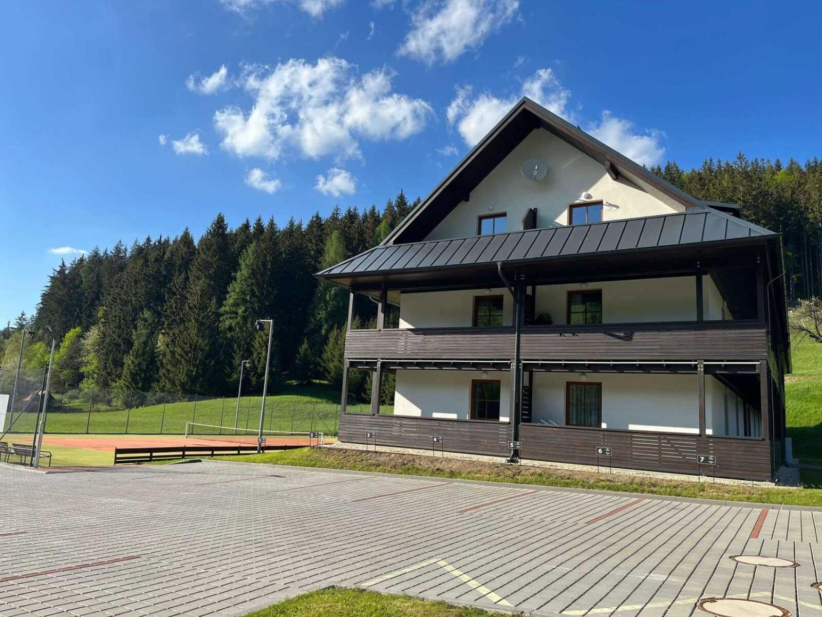 Neta Velke Karlovice, Polansky Dvur * Velke Karlovice